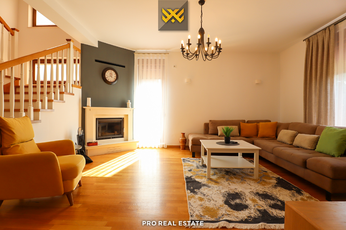 Shtëpi 300m² me #qira në marigona residence