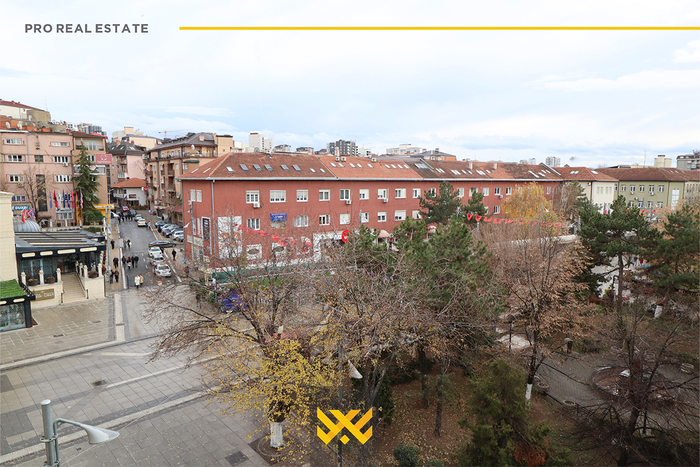 Banesë/zyrë 87m² në #shitje në qendër