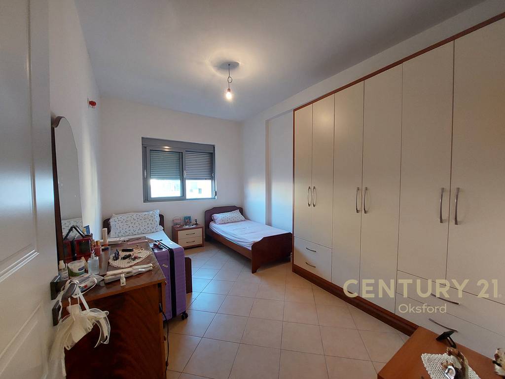 Vendido 2+1+2, rua e çipajve Vlorë.