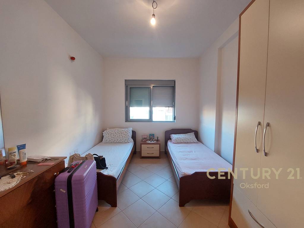 Vendido 2+1+2, rua e çipajve Vlorë.