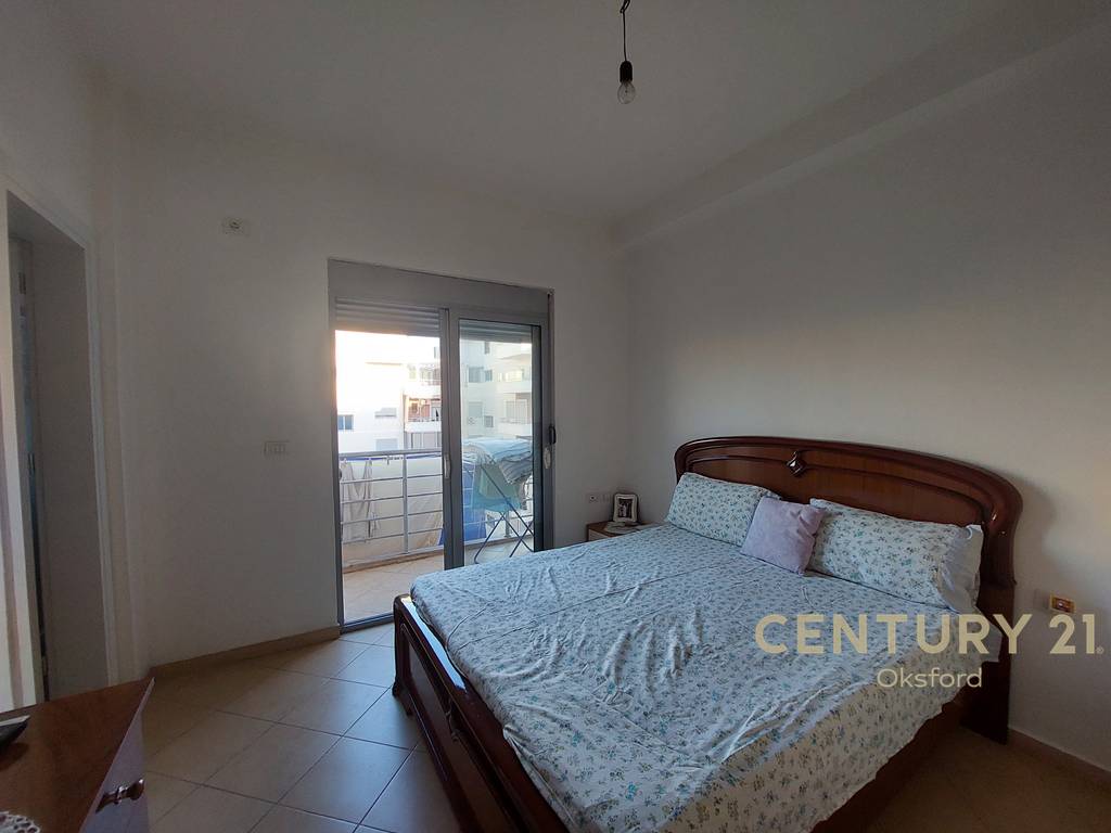 Vendido 2+1+2, rua e çipajve Vlorë.