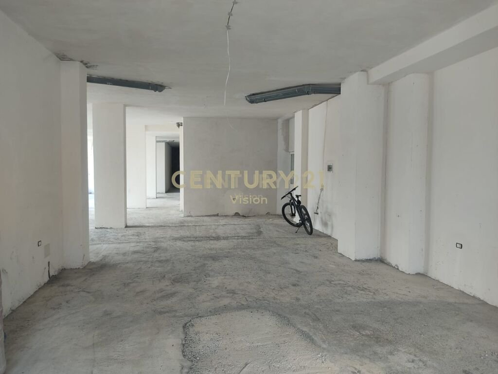 Locale commerciale in vendita vicino a gjanë road, Shkodër | 115 m²