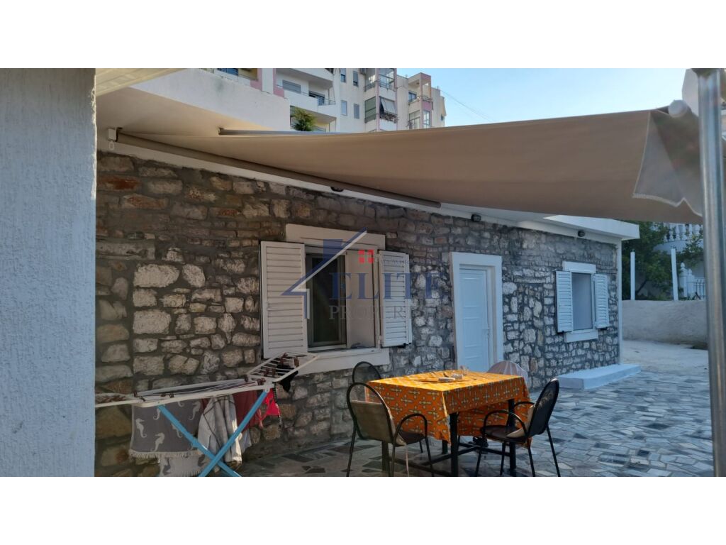 Villas en venta en sarande, ¡a solo 3 minutos del mar!