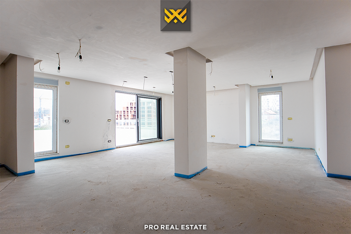 Attico 168,5m² + 140m² in #vendita a Prishtina e Re