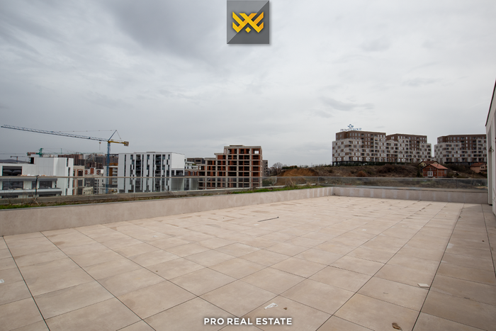 Attico 168,5m² + 140m² in #vendita a Prishtina e Re