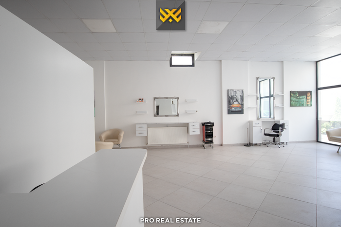 Local de 86m² à vendre à Tophane (4)