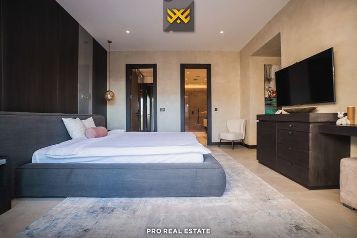 Dy penthouse 200m² dhe 180m² për #shitje në rrugën b. (5)