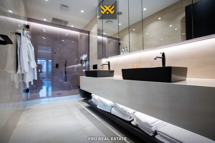 Dy penthouse 200m² dhe 180m² për #shitje në rrugën b. (6)