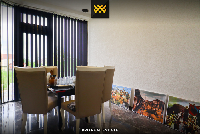 Casa de 166m² en venta en Obiliq.
