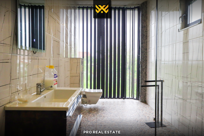 Casa de 166m² en venta en Obiliq.