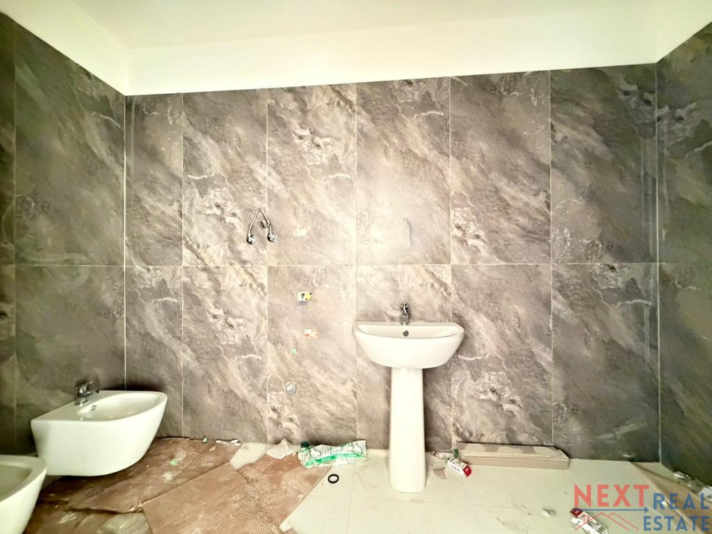 Apartament 1+1 ne orikum, vlore