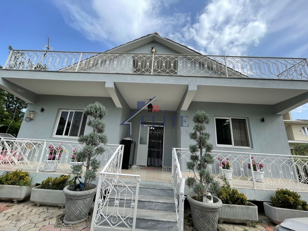 Kamëz, casa privada à venda