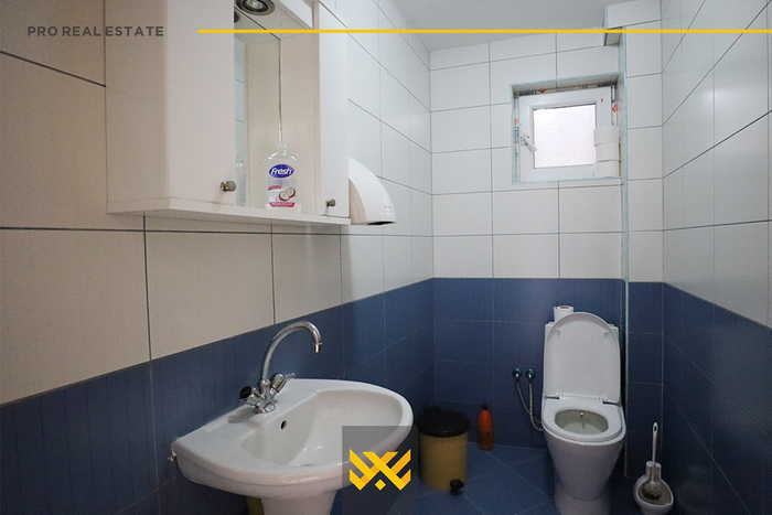 Casa di 359m² in vendita a Veternik.
