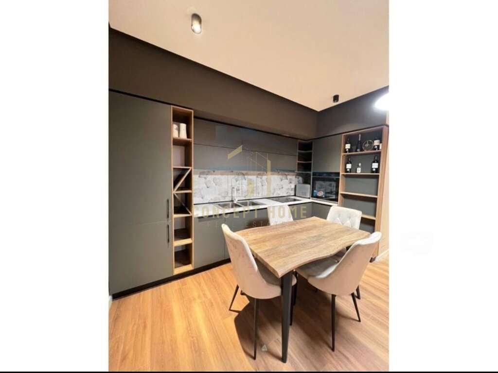 Zur miete: 2+1+2 wohnung + parkplatz bei fusha aviacionit (clover residence)