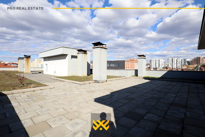 Appartamento 254,90m² + 461,82m² in vendita a emshir
