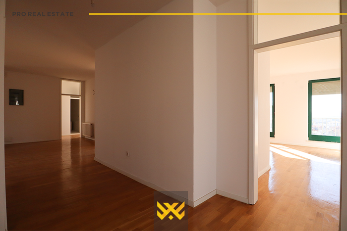Appartamento 254,90m² + 461,82m² in vendita a emshir (2)