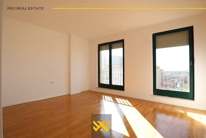 Appartamento 254,90m² + 461,82m² in vendita a emshir (5)