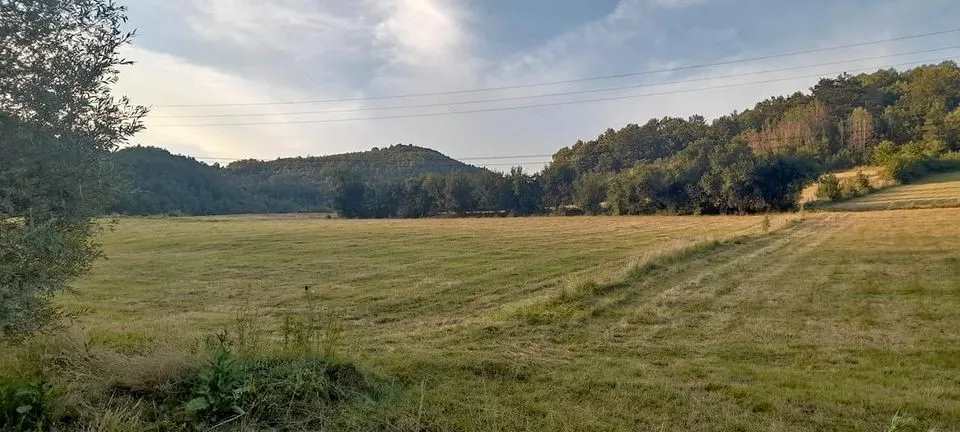 Land 2 hectares in marec