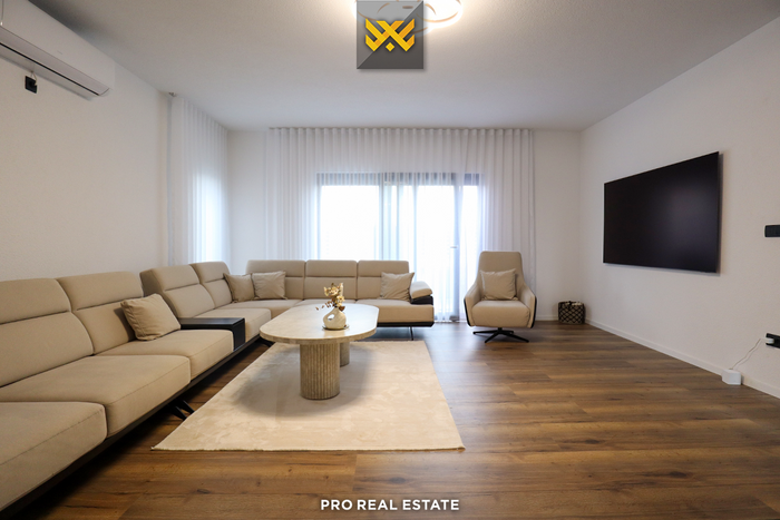 Casa de 240m² en venta en bërnicë e poshtme.