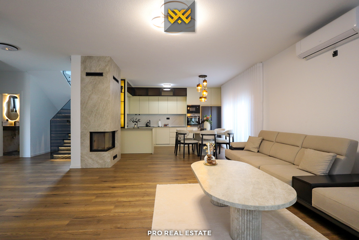Casa de 240m² en venta en bërnicë e poshtme.