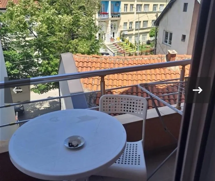 Banesa në shitje në qendër (3)