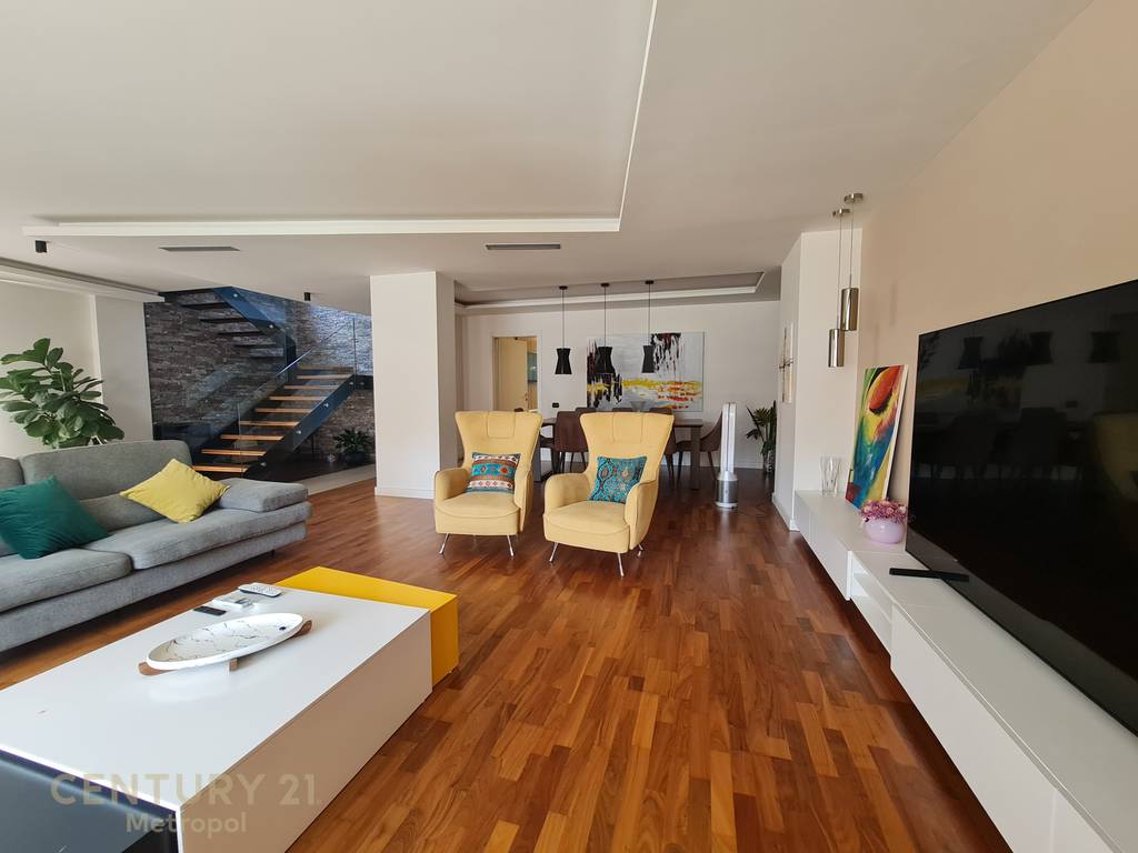 Villa individuale con piscina in affitto vicino a teg!