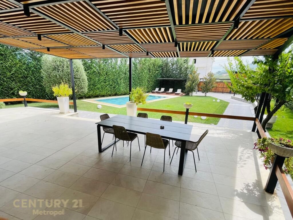 Villa individuale con piscina in affitto vicino a teg!