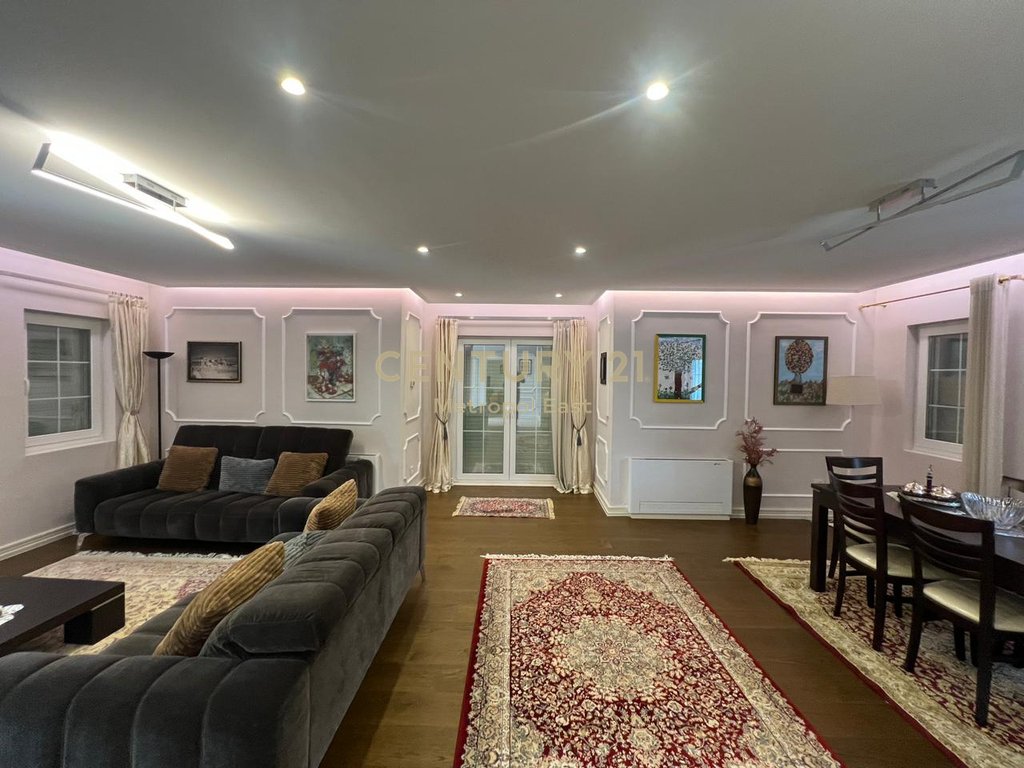 Villa individuale con piscina in affitto vicino a teg!