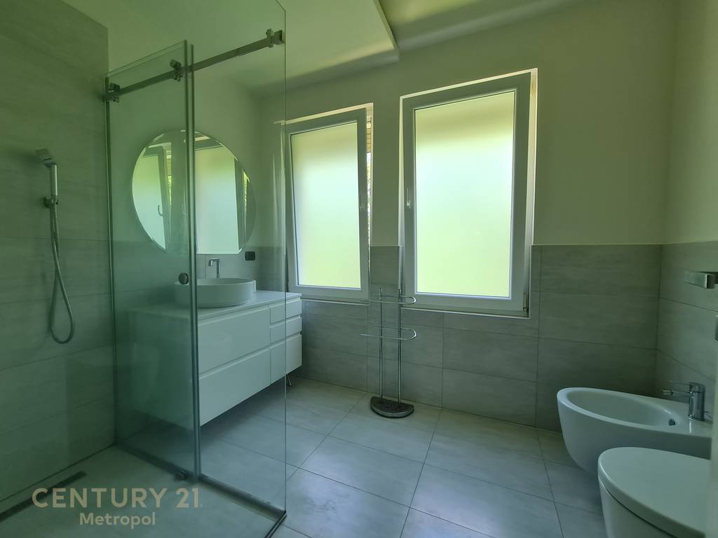 Villa individuale con piscina in affitto vicino a teg!