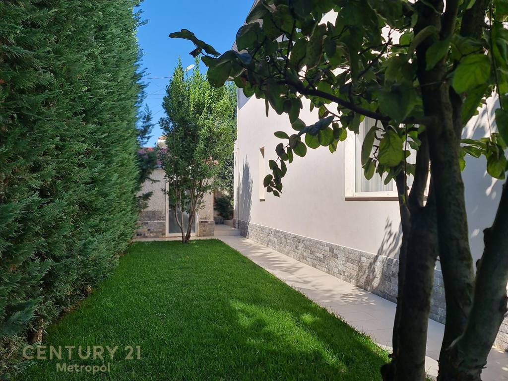 Villa individuale con piscina in affitto vicino a teg!
