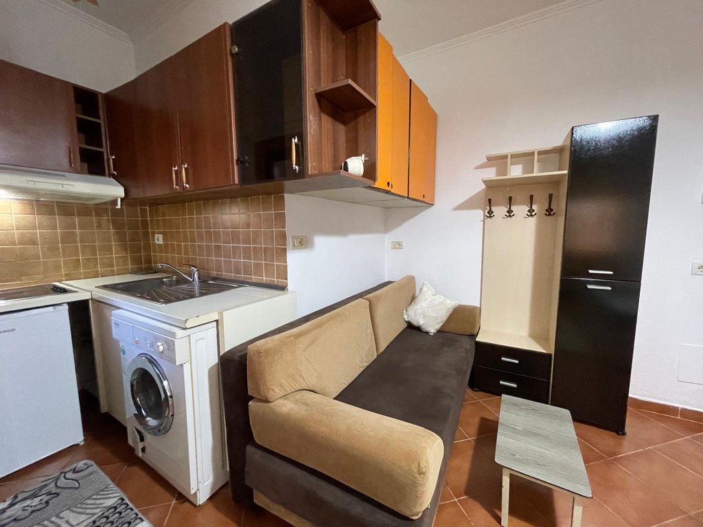 Apartamentos estudio en alquiler en la calle gjon mili, frigoriferi, Tirana -