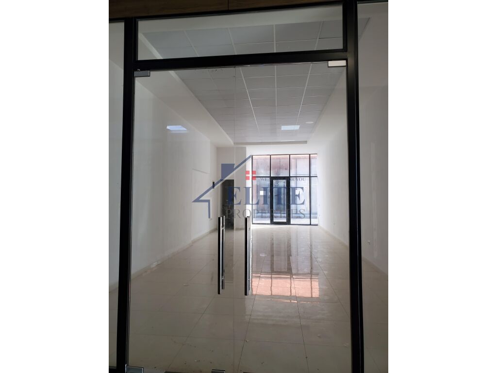 Magasin à louer à kamëz