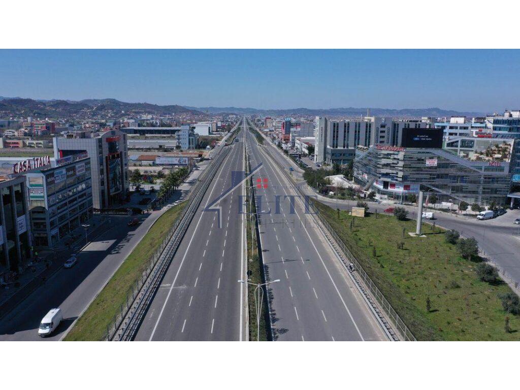 Terreno in vendita sulla strada «Tiranë-Durrës»