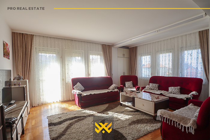 Shtëpi 430m² në #shitje në kodrën e trimave.