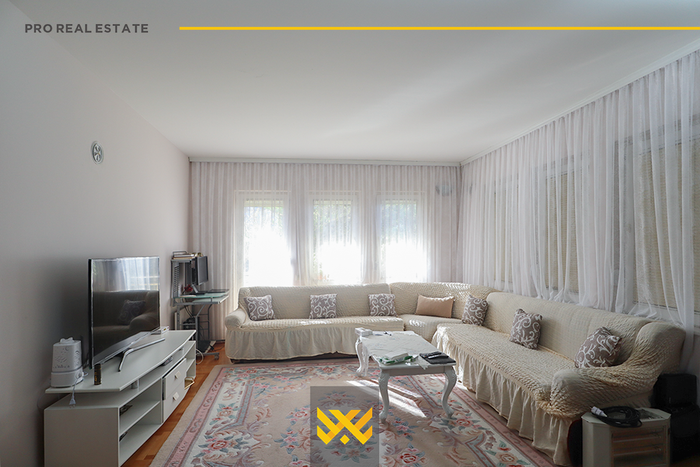 Shtëpi 430m² në #shitje në kodrën e trimave.