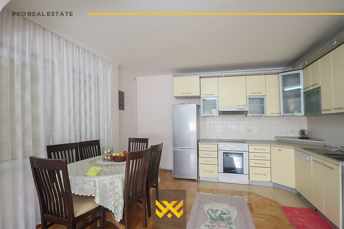 Shtëpi 430m² në #shitje në kodrën e trimave.