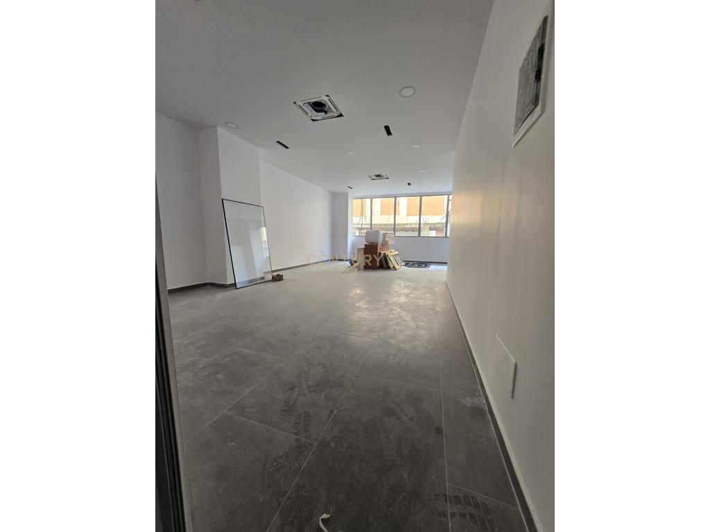 Commercial space for rent in the center of Durrës!