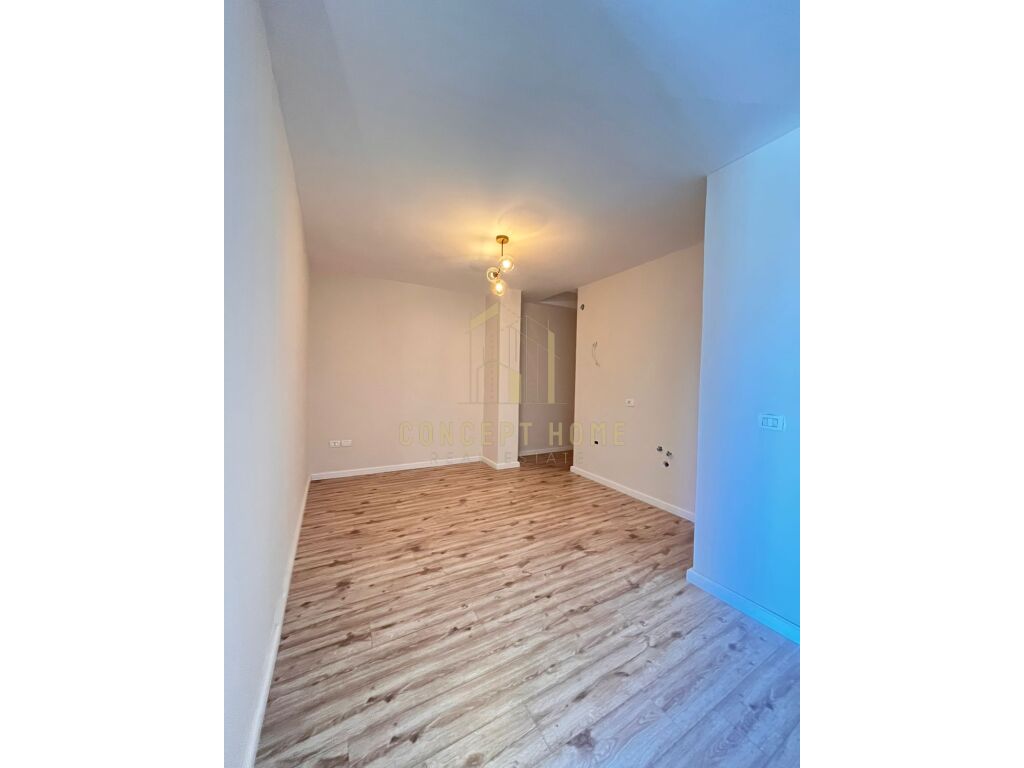 Shitet apartament 1+1 ne durres