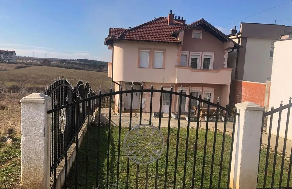 Casa in vendita a bërnica e epërme