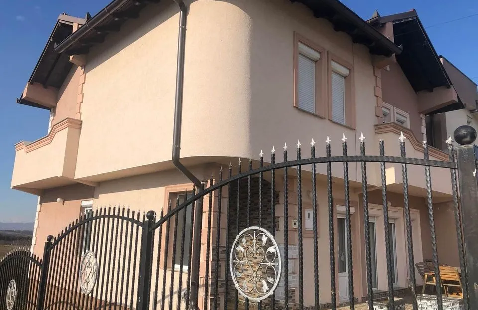 Casa in vendita a bërnica e epërme (3)
