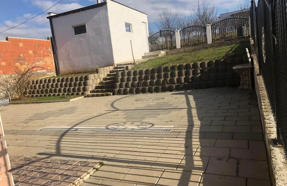 Casa in vendita a bërnica e epërme (6)