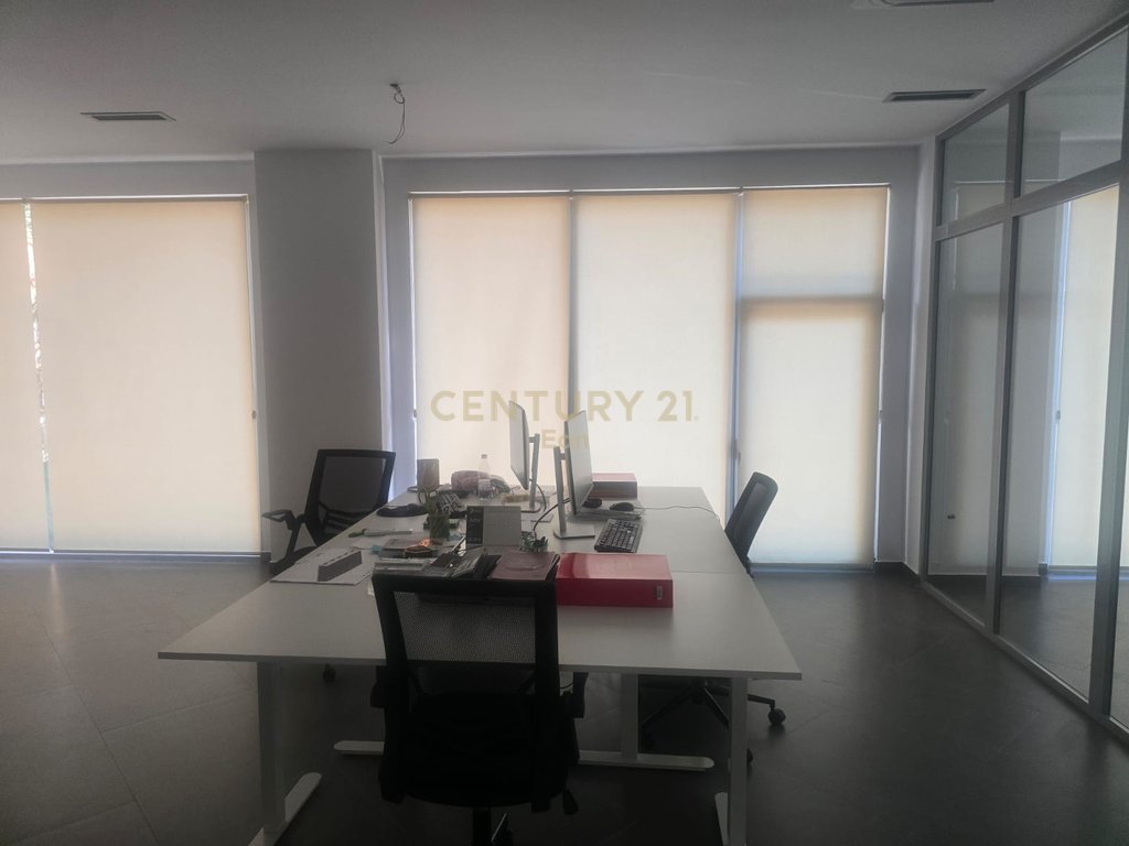Commercial space for rent in the center of Durrës!