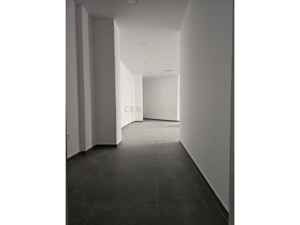 Commercial space for rent in the center of Durrës!