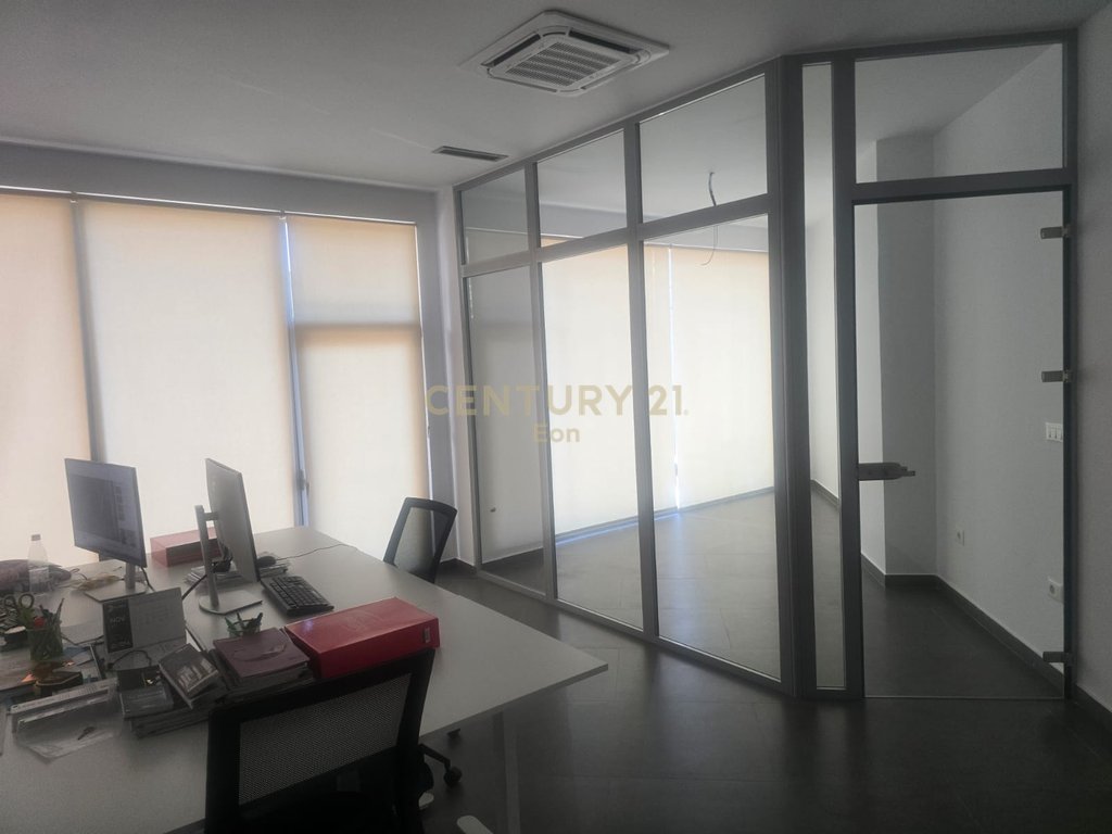 Commercial space for rent in the center of Durrës!