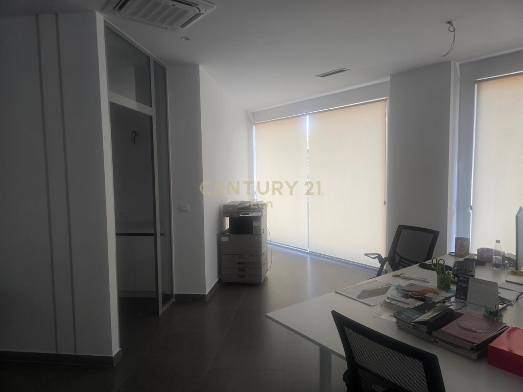 Commercial space for rent in the center of Durrës!
