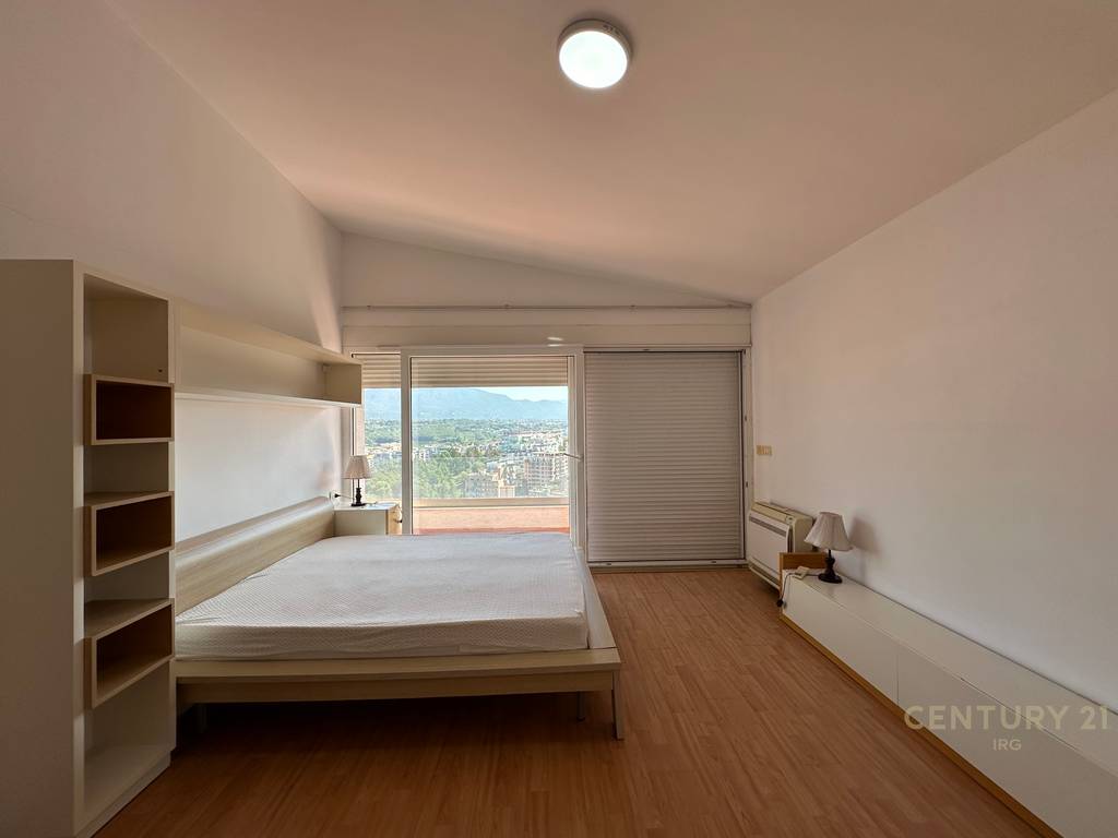 Villa con piscina presso residenza kodra e diellit 1