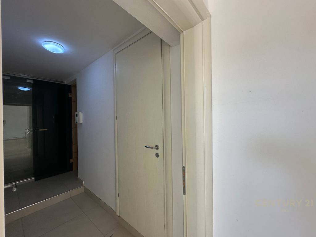 Villa con piscina presso residenza kodra e diellit 1
