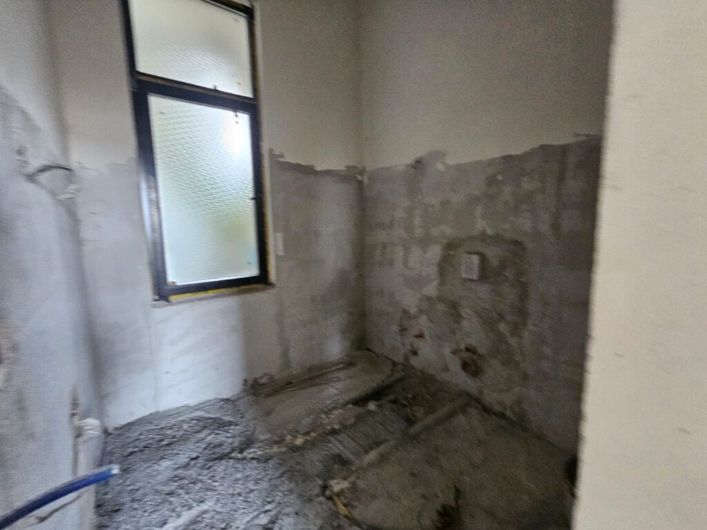 Villa con piscina presso residenza kodra e diellit 1