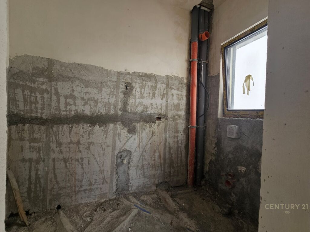 Villa con piscina presso residenza kodra e diellit 1