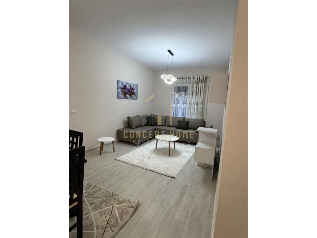 En alquiler: Apartamento 1+1 con plaza de estacionamiento en Astir
